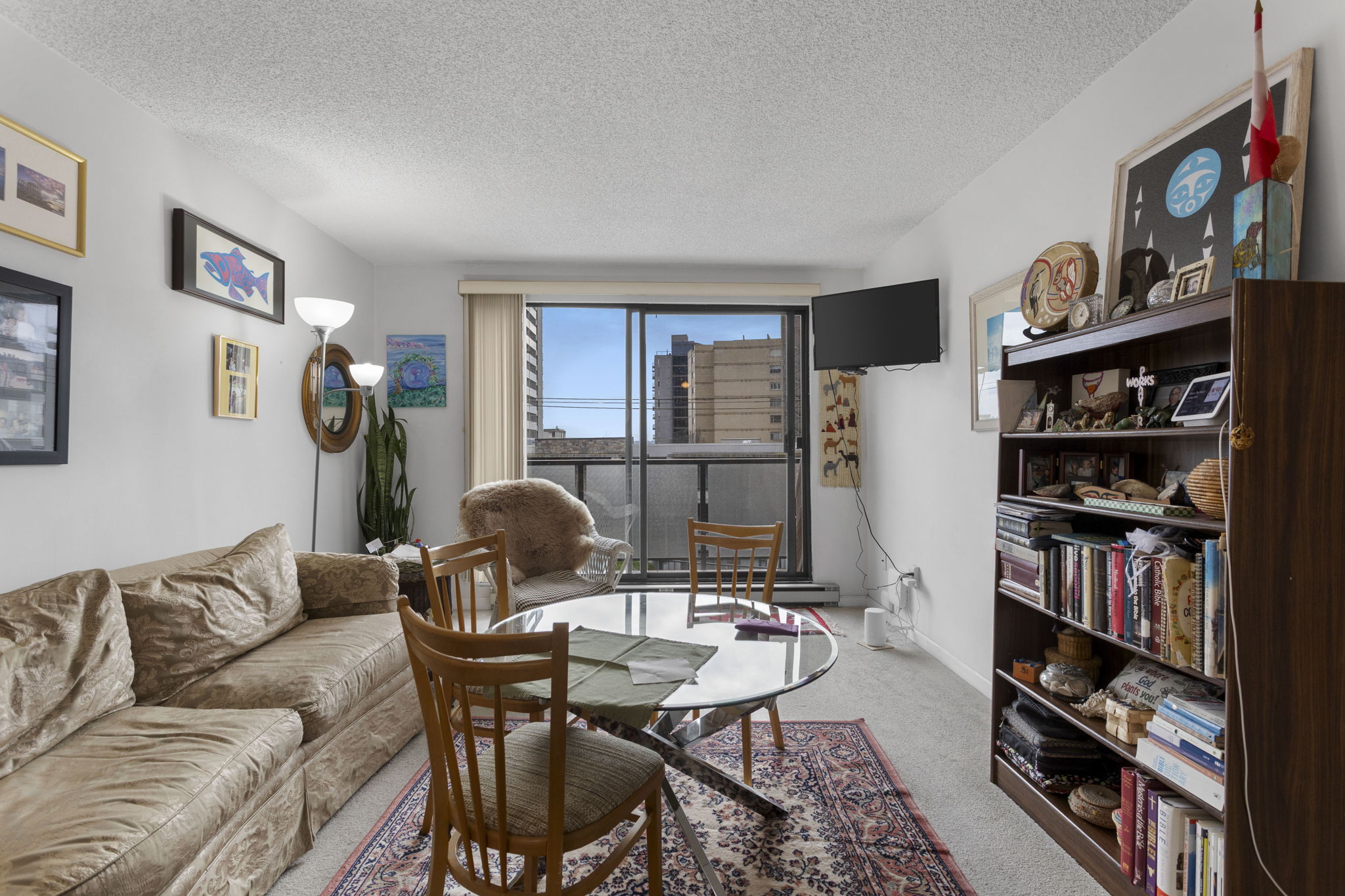 #403 - 2119 Bellevue Avenue